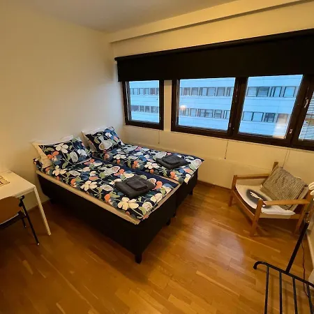 Spacious Floor In The Center *