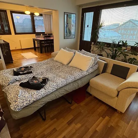 Spacious Floor In The Center