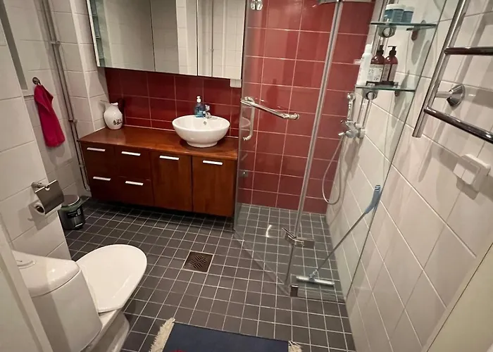 Spacious Floor In The Center *