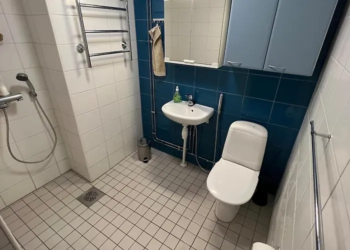 Spacious Floor In The Center *