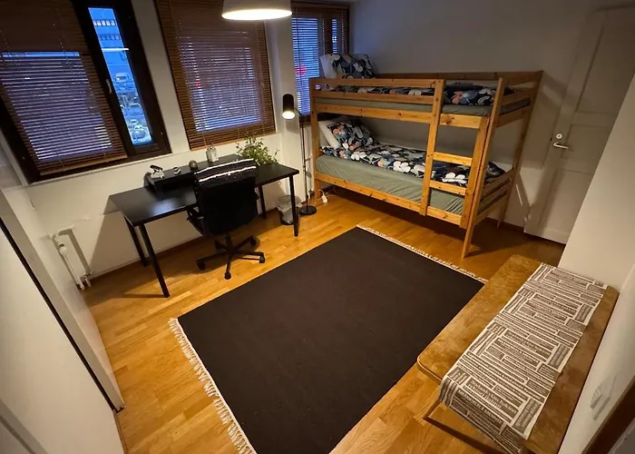 Spacious Floor In The Center *