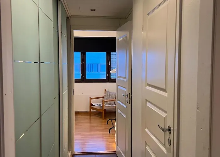 Spacious Floor In The Center *